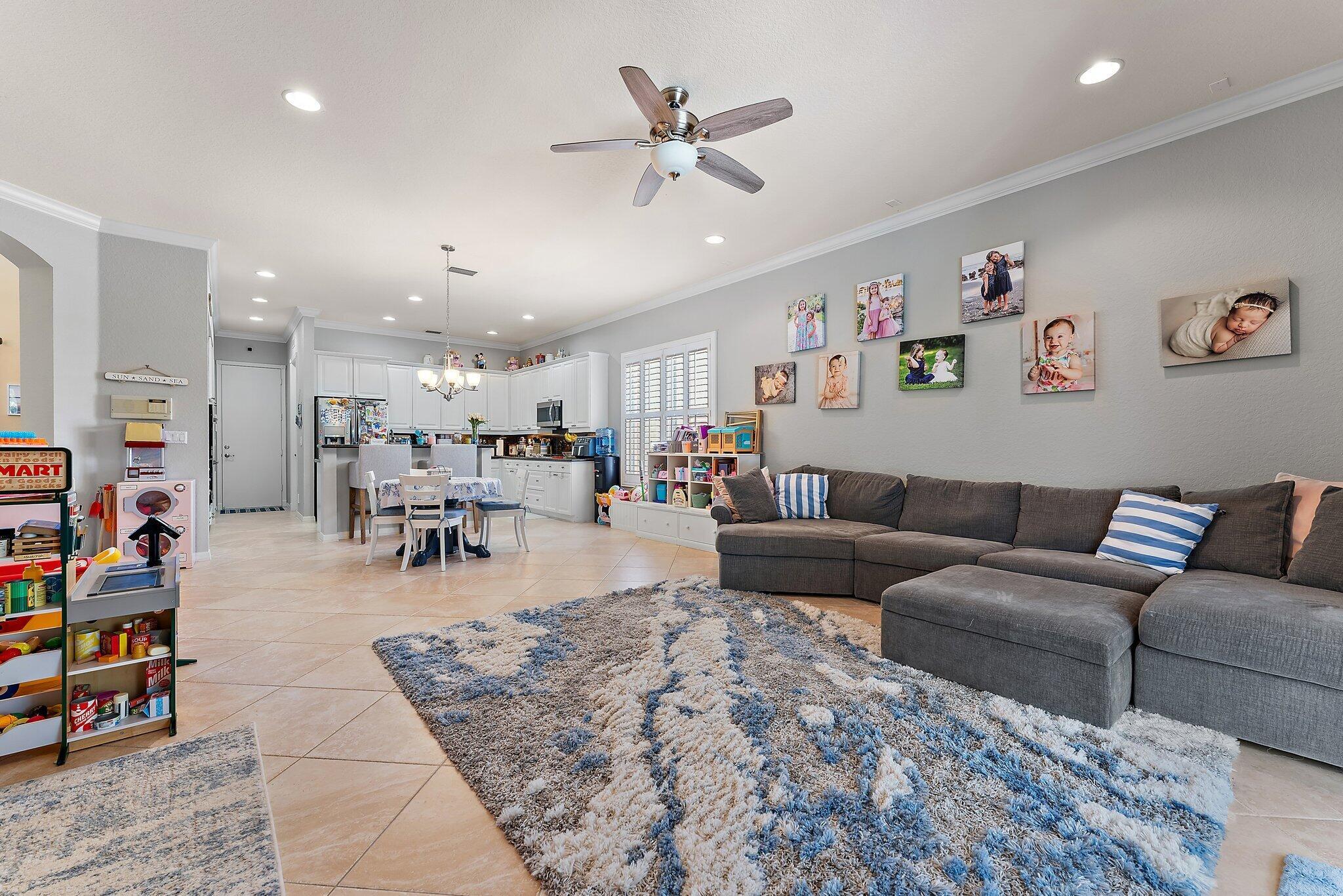 Photo 8 of 46 of 201 Sedona Way house