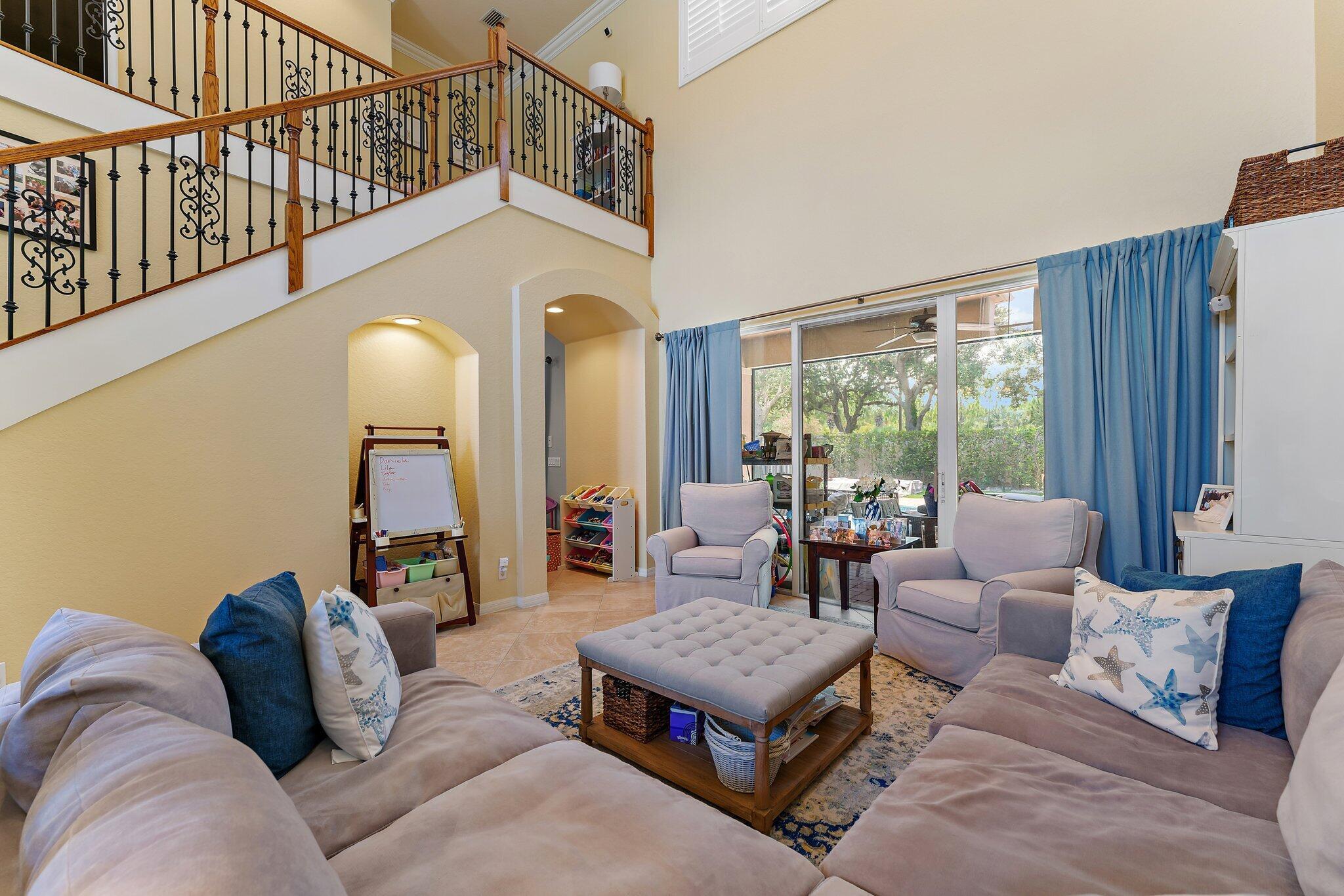 Photo 6 of 46 of 201 Sedona Way house