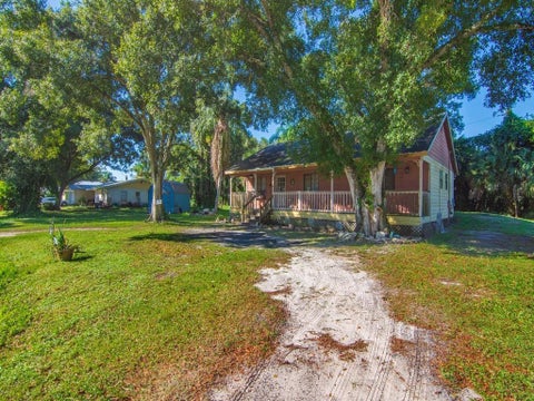 Tiny photo for 2315 28TH Avenue SW, Vero Beach, FL 32960 (MLS # B26054106)