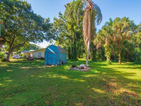 Tiny photo for 2315 28TH Avenue SW, Vero Beach, FL 32960 (MLS # B26054106)