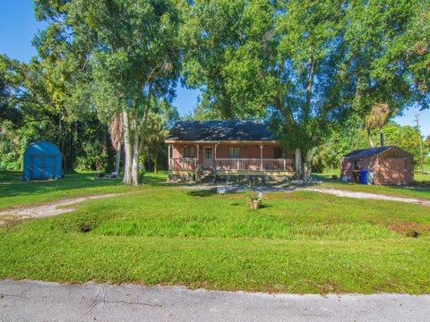 Tiny photo for 2315 28TH Avenue SW, Vero Beach, FL 32960 (MLS # B26054106)