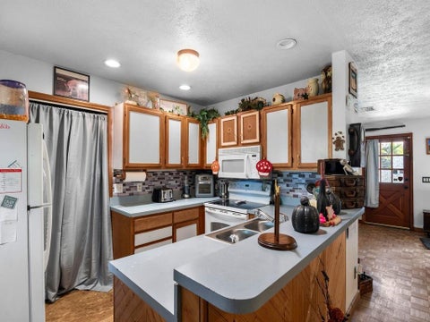 Tiny photo for 2315 28TH Avenue SW, Vero Beach, FL 32960 (MLS # B26054106)
