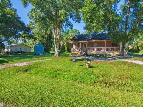 Tiny photo for 2315 28TH Avenue SW, Vero Beach, FL 32960 (MLS # B26054106)