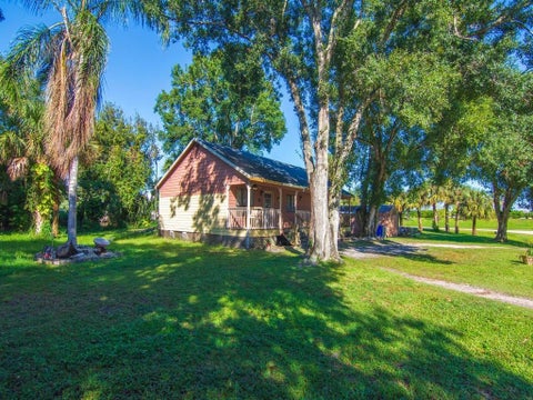 Tiny photo for 2315 28TH Avenue SW, Vero Beach, FL 32960 (MLS # B26054106)