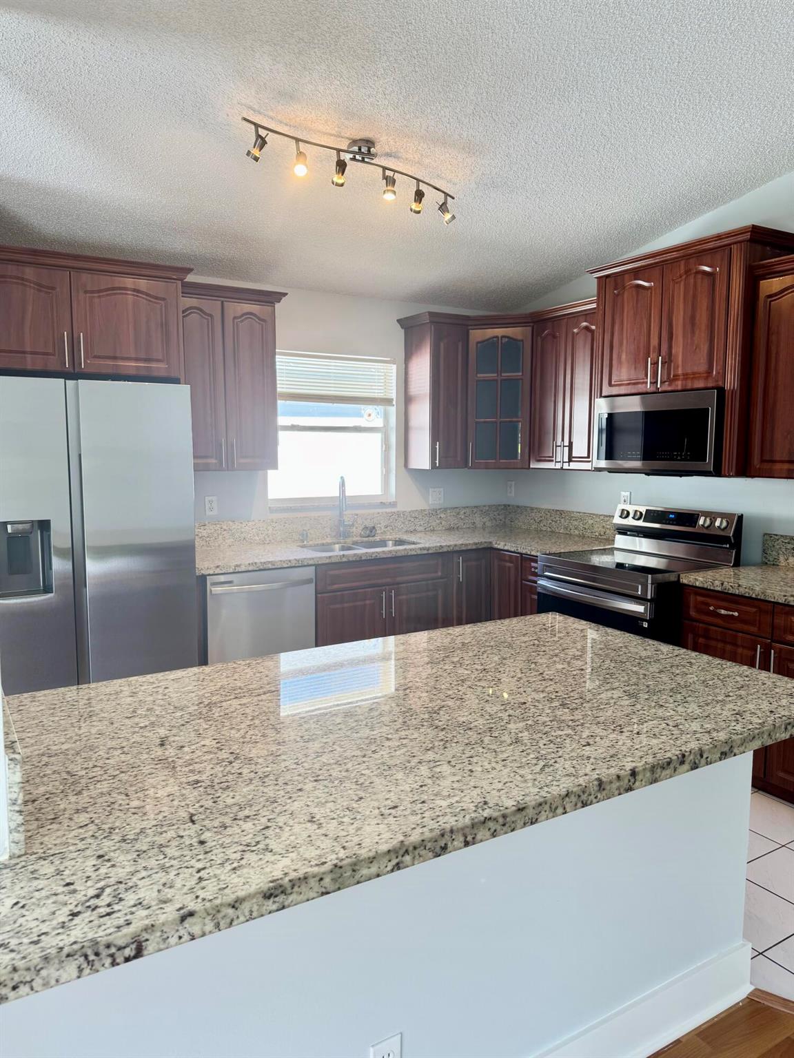 Properties 1368 Waterway Cove Drive