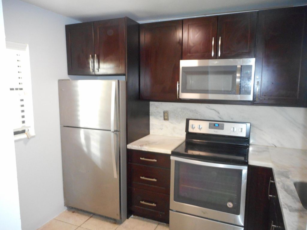 Photo of 10346 NW 11th Street, Pembroke Pines, FL 33026 (MLS # B26014052)