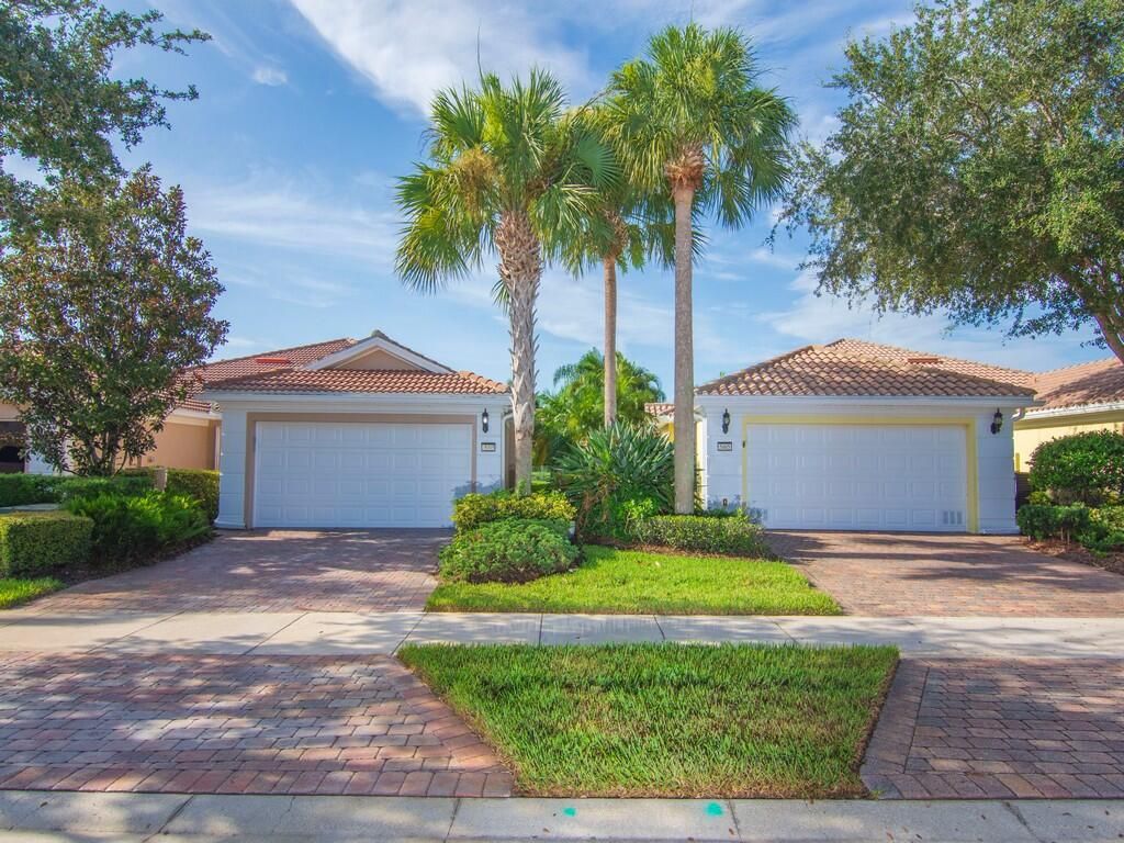 Photo of 5395 Dominica Street, Vero Beach, FL 32967 (MLS # R11008533)