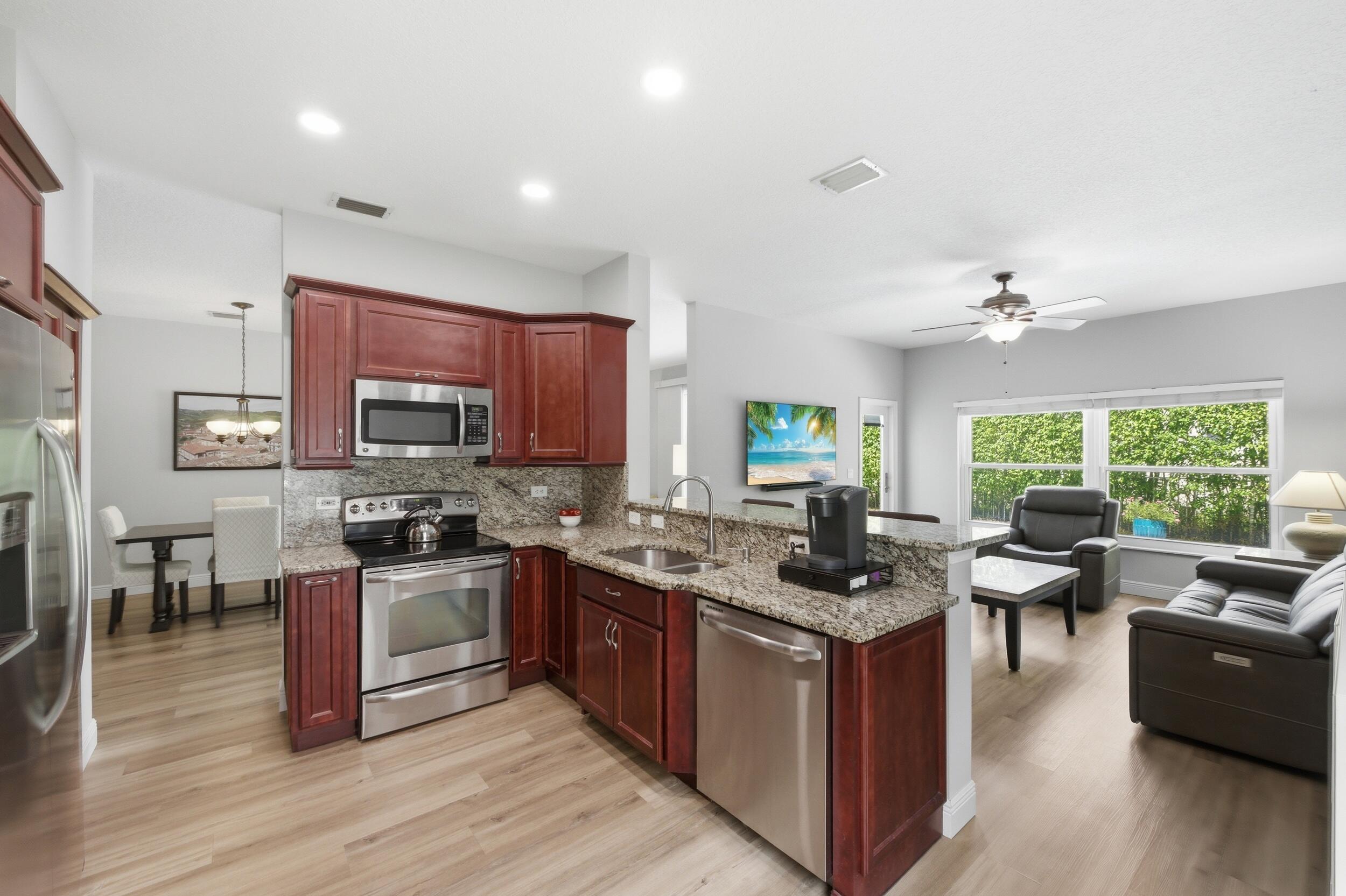 WYNDHAM LAKES CENTRAL - Residential