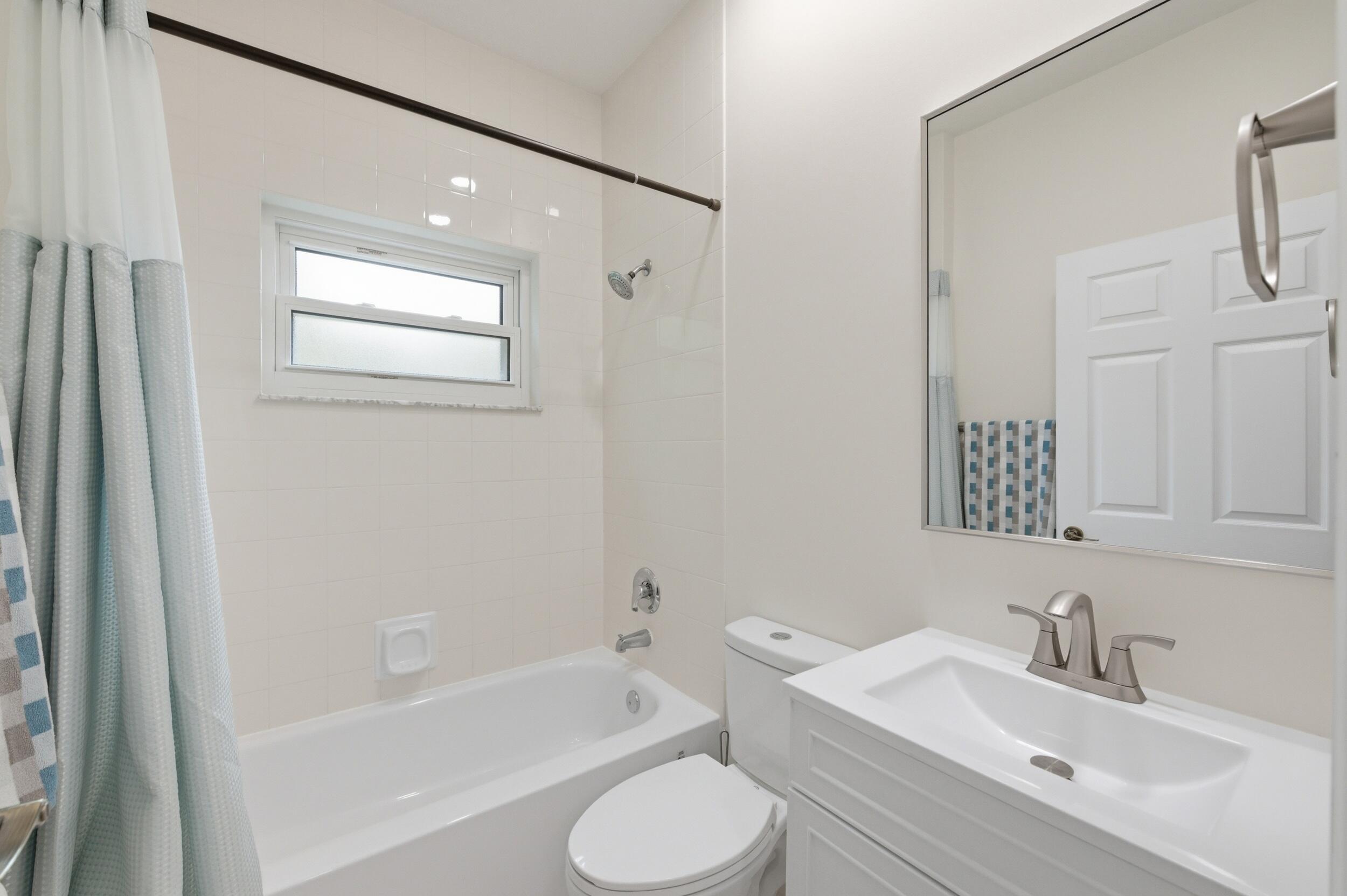 WYNDHAM LAKES CENTRAL - Residential