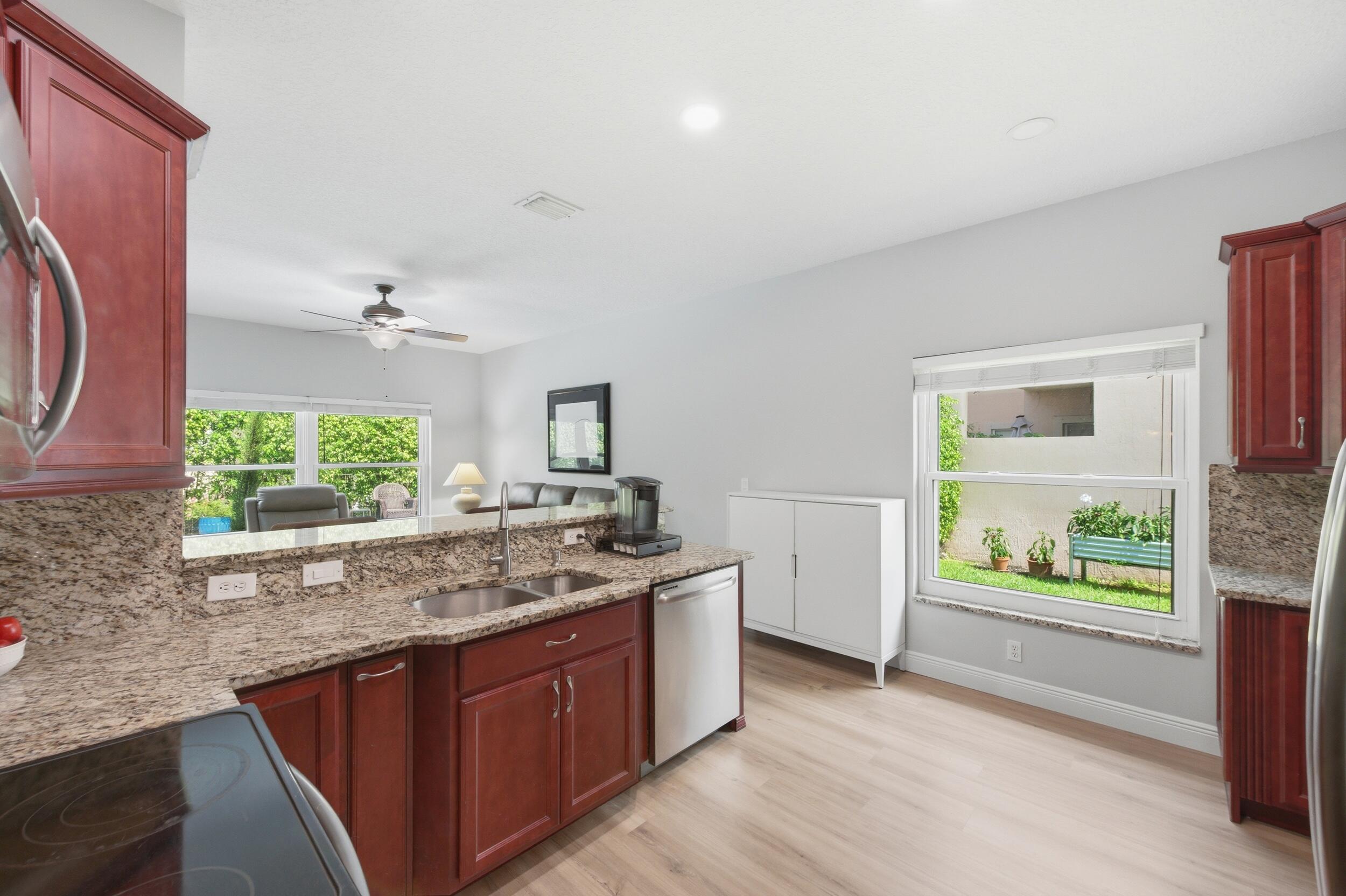 WYNDHAM LAKES CENTRAL - Residential