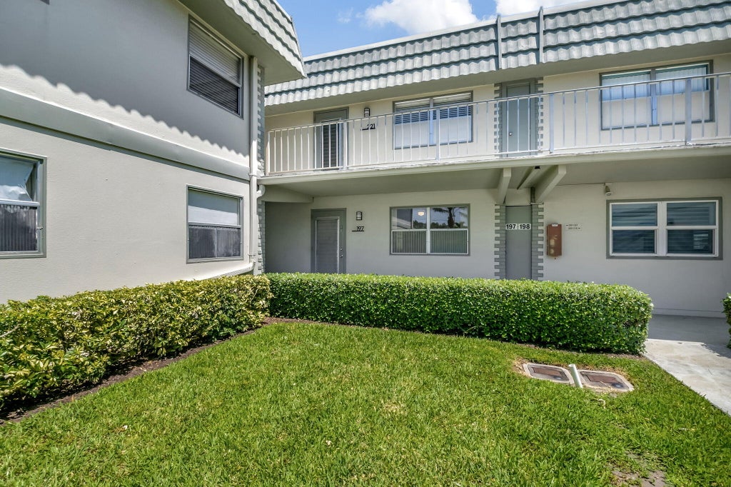 Photo of 197 Flanders E, Delray Beach, FL 33484 (MLS # R11035569)