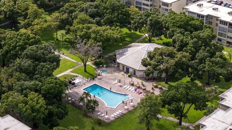 A home in Lauderdale Lakes