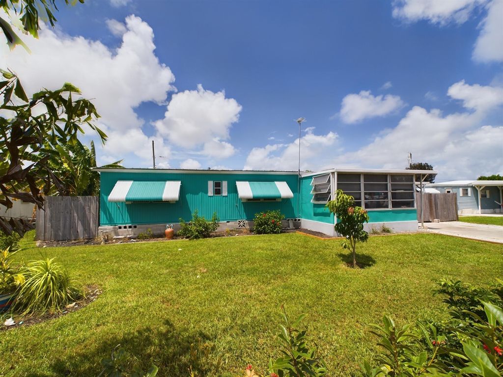 Photo of 2705 SE La Palma Terrace, Stuart, FL 34997 (MLS # R10915679)