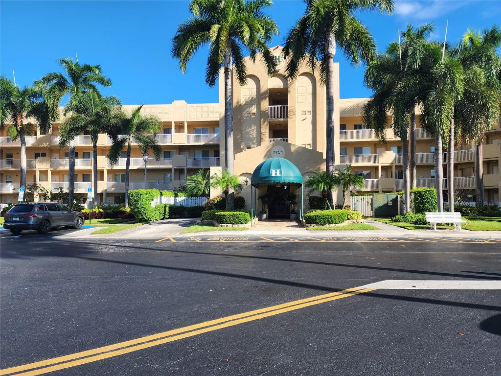 Photo of 7751 Southampton Terrace #213, Tamarac, FL 33321 (MLS # F10551248)