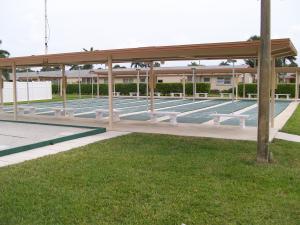 CRESTHAVEN VILLAS 28 CONDO - Residential