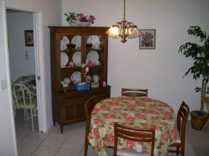 CRESTHAVEN VILLAS 28 CONDO - Residential