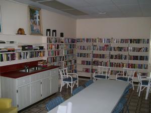 CRESTHAVEN VILLAS 28 CONDO - Residential