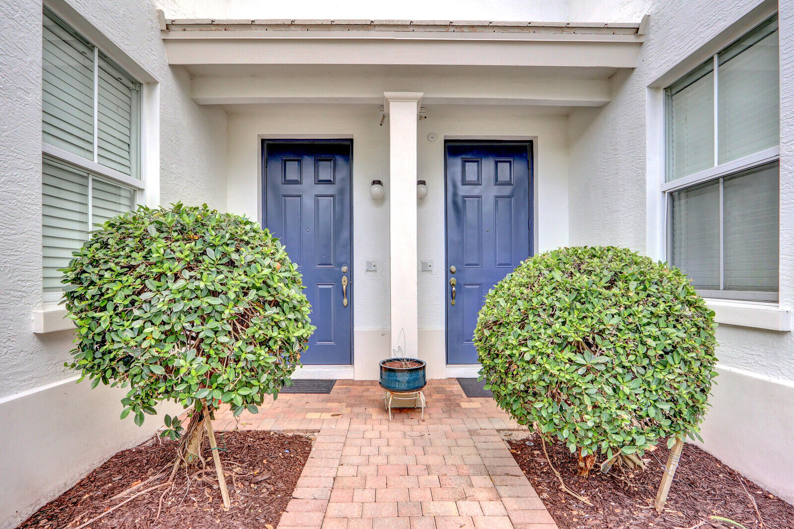 SOUTHAMPTON - Residential Lease