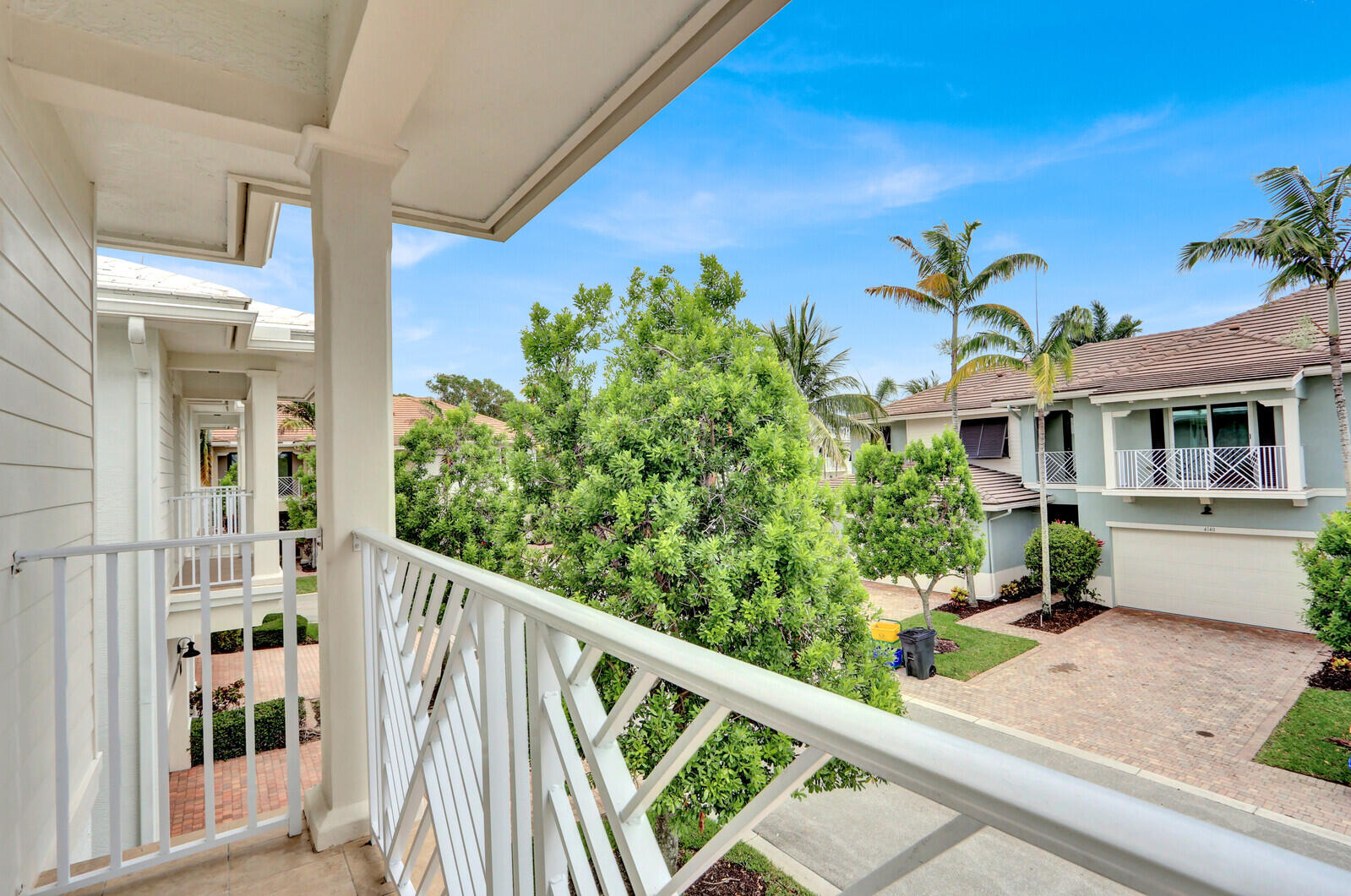 SOUTHAMPTON - Residential Lease