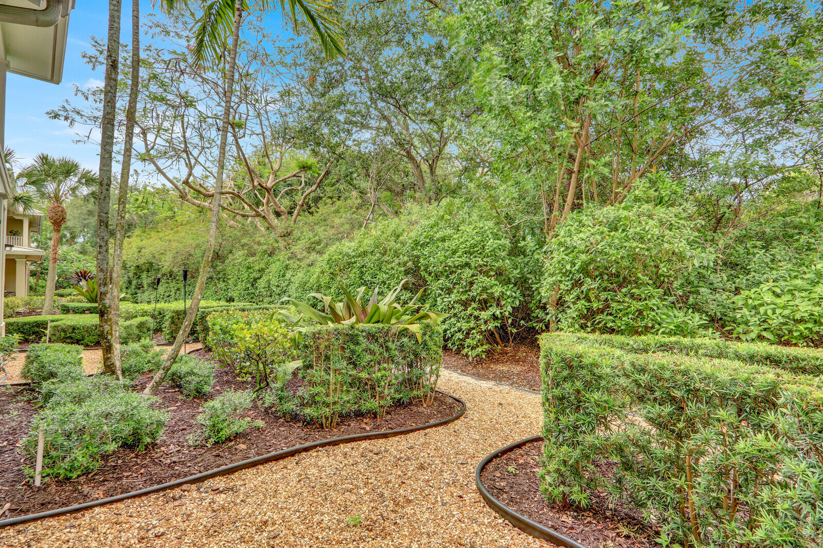 SOUTHAMPTON - Residential Lease