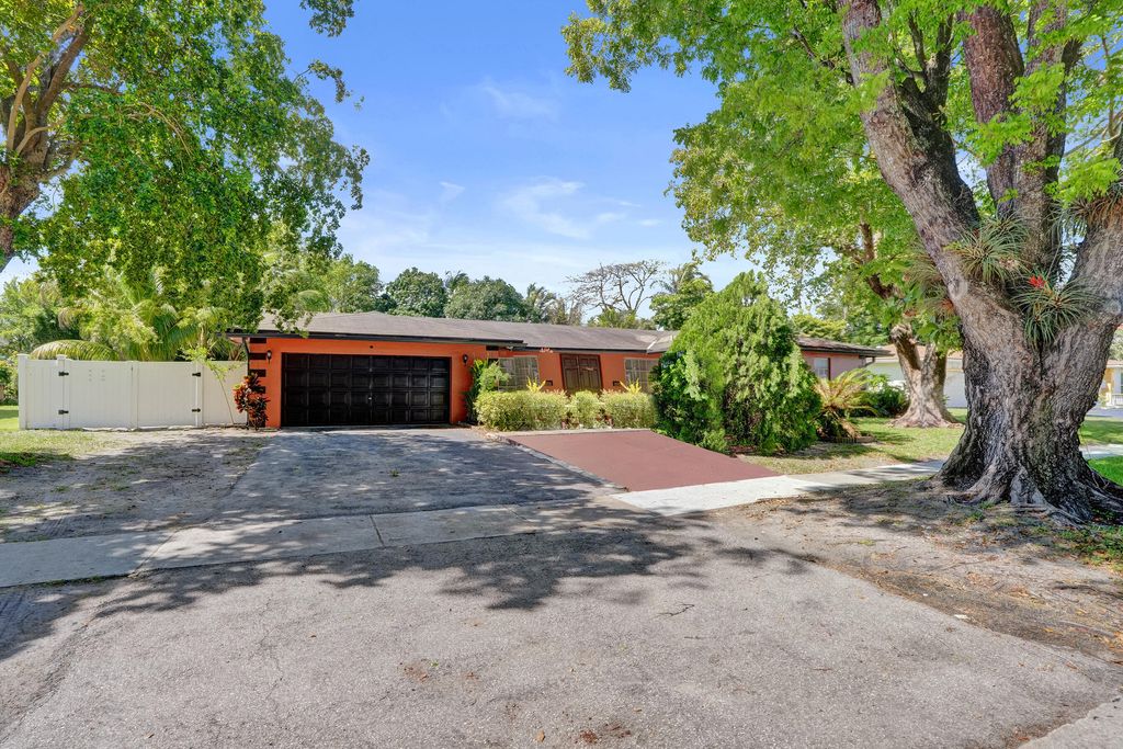 Photo of 6540 SW 7th Street, Margate, FL 33068 (MLS # B26017926)