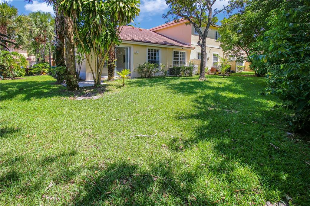 ISLES OF OAKLAND PARK - Residential