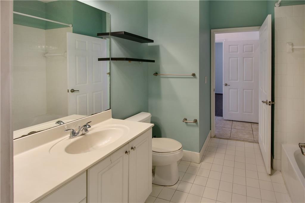 ISLES OF OAKLAND PARK - Residential