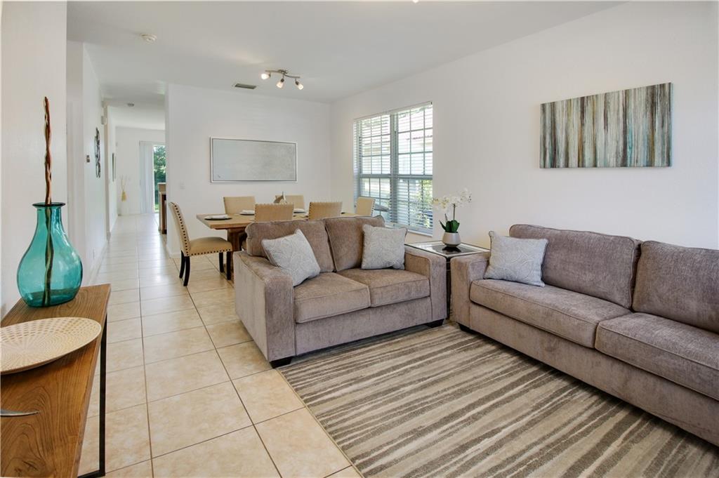 ISLES OF OAKLAND PARK - Residential