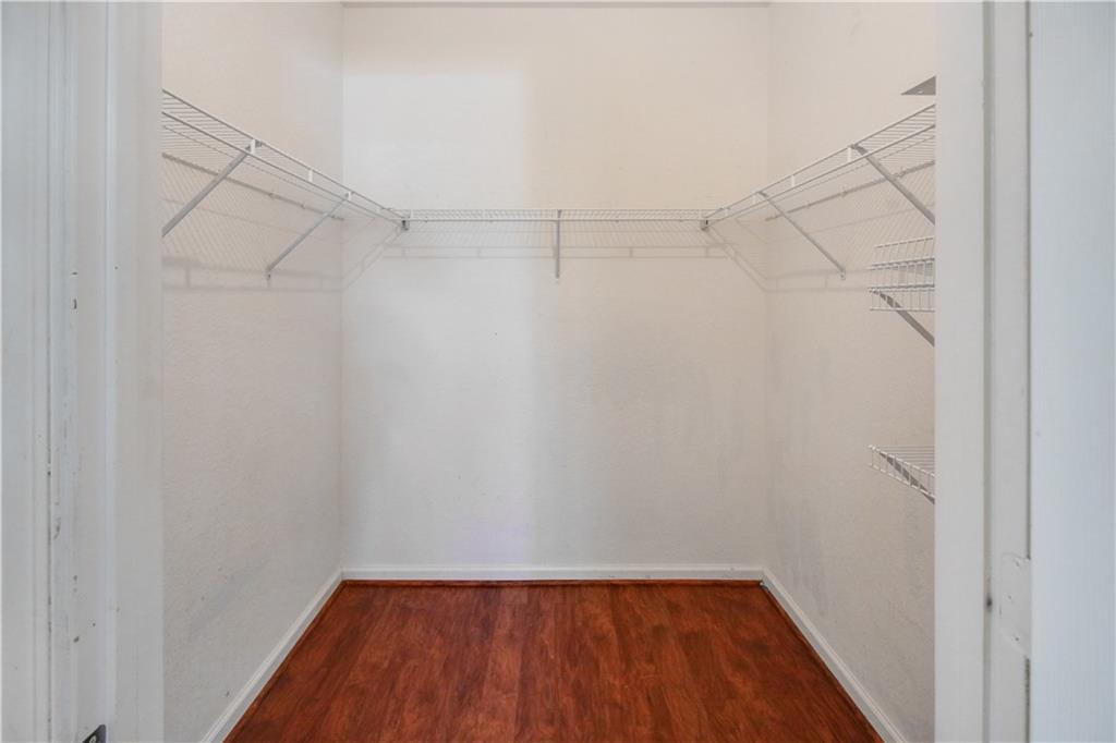 ISLES OF OAKLAND PARK - Residential