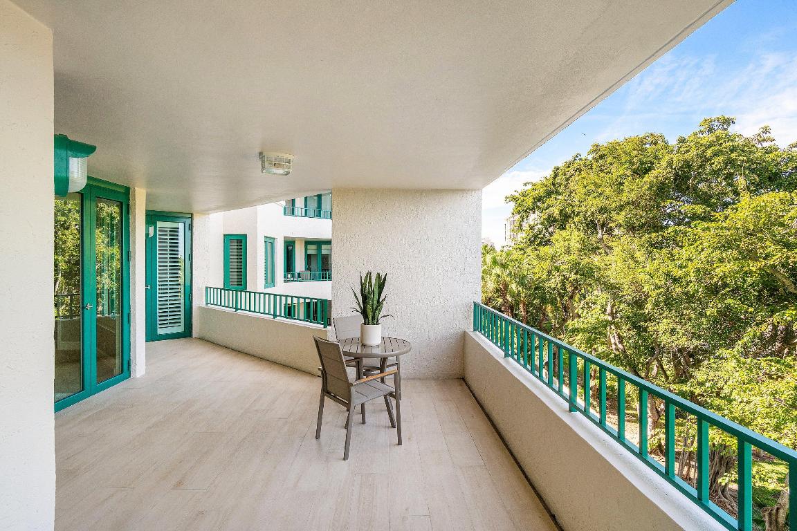 MIZNER COURT CONDO - Residential