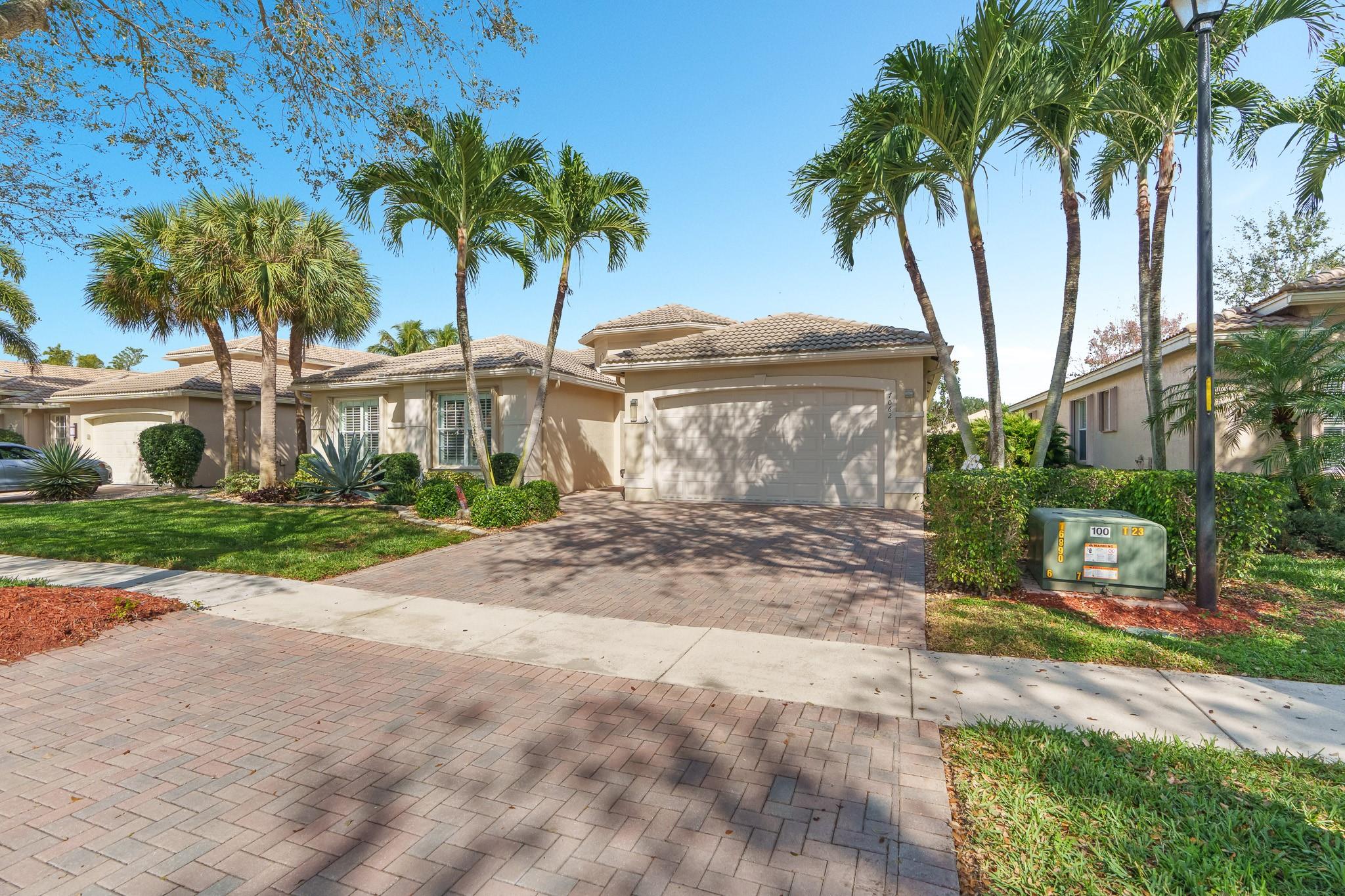 Valencia Pointe 01 - Residential