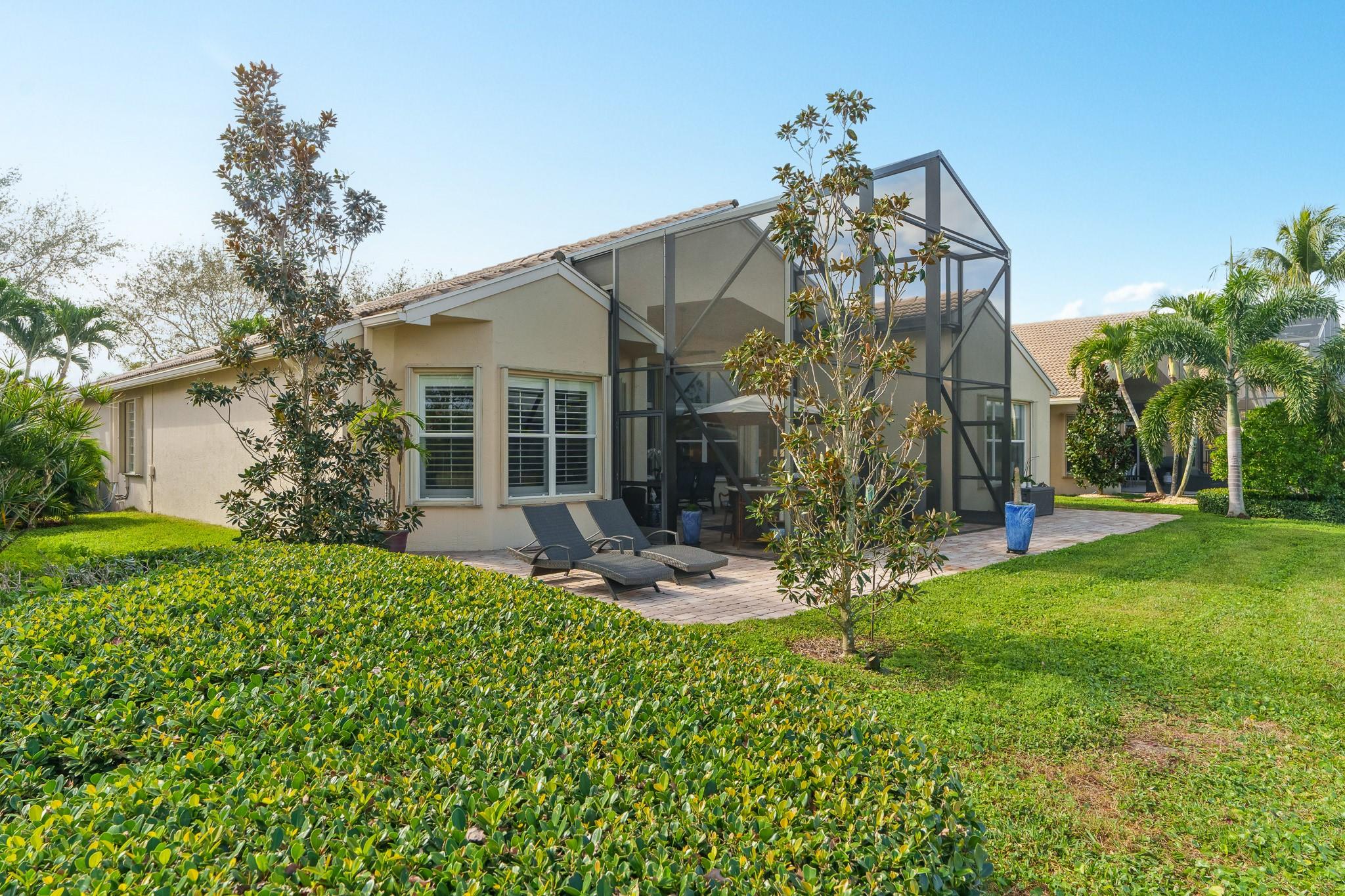 Valencia Pointe 01 - Residential