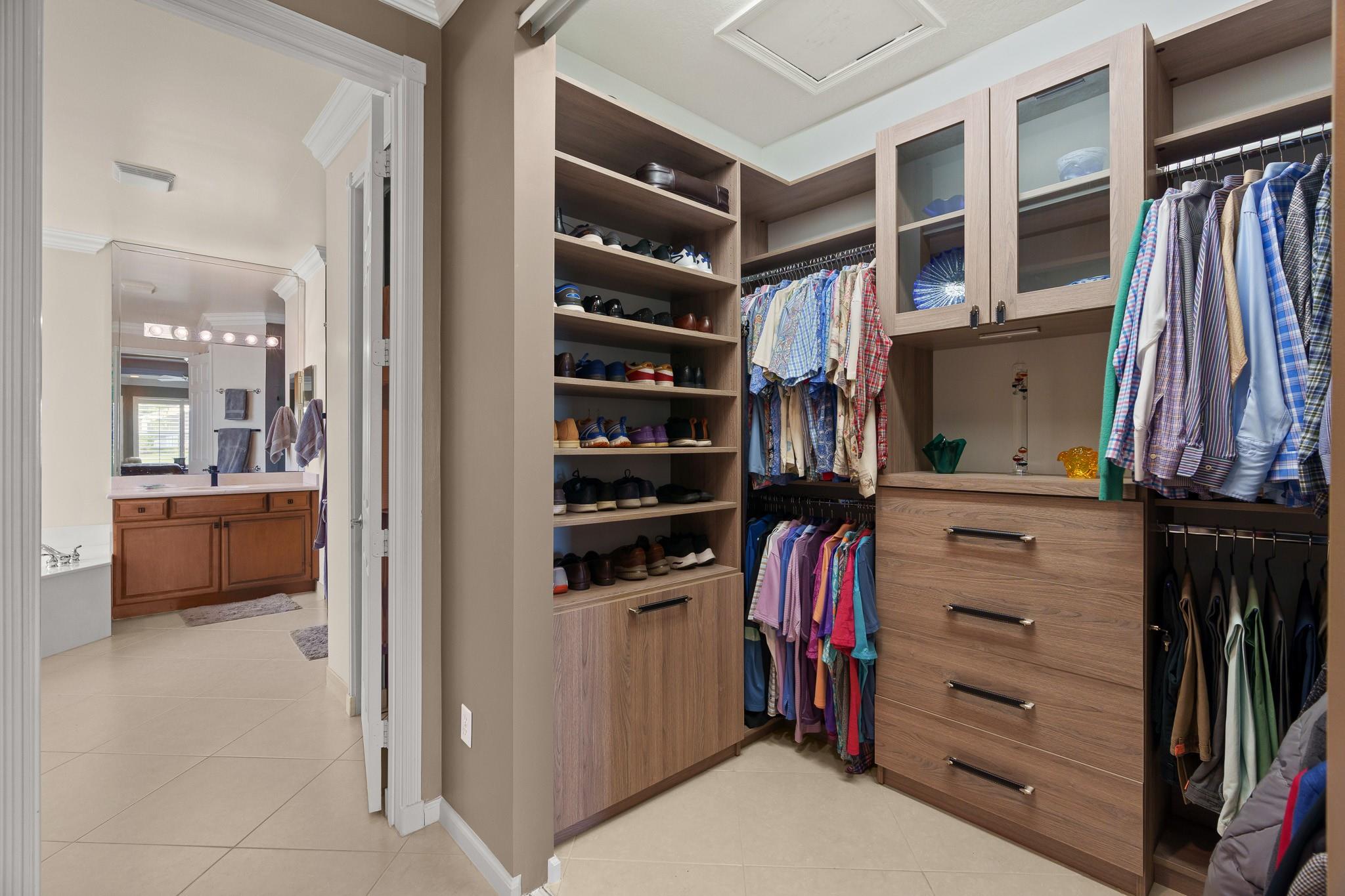 Valencia Pointe 01 - Residential
