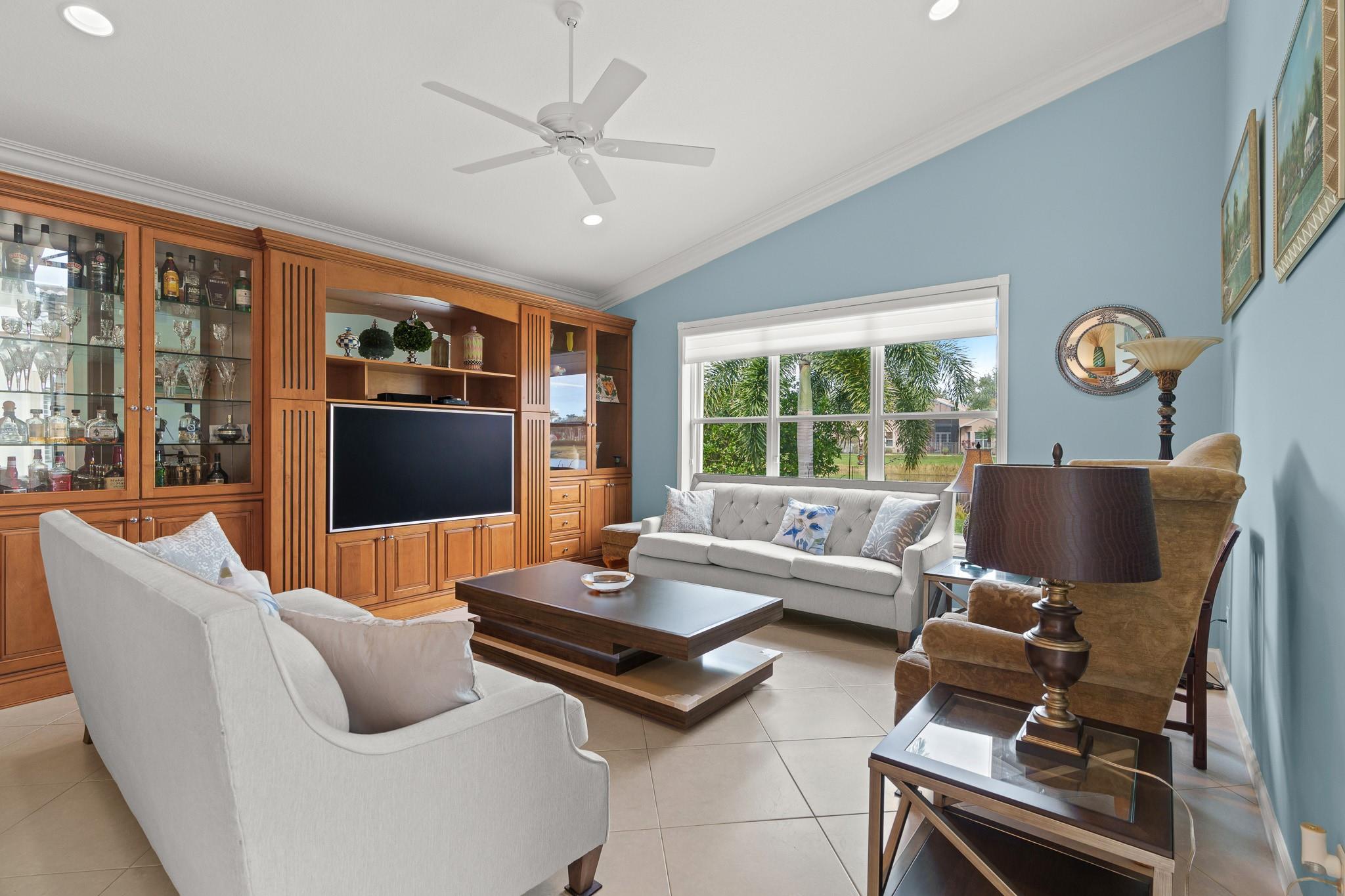 Valencia Pointe 01 - Residential