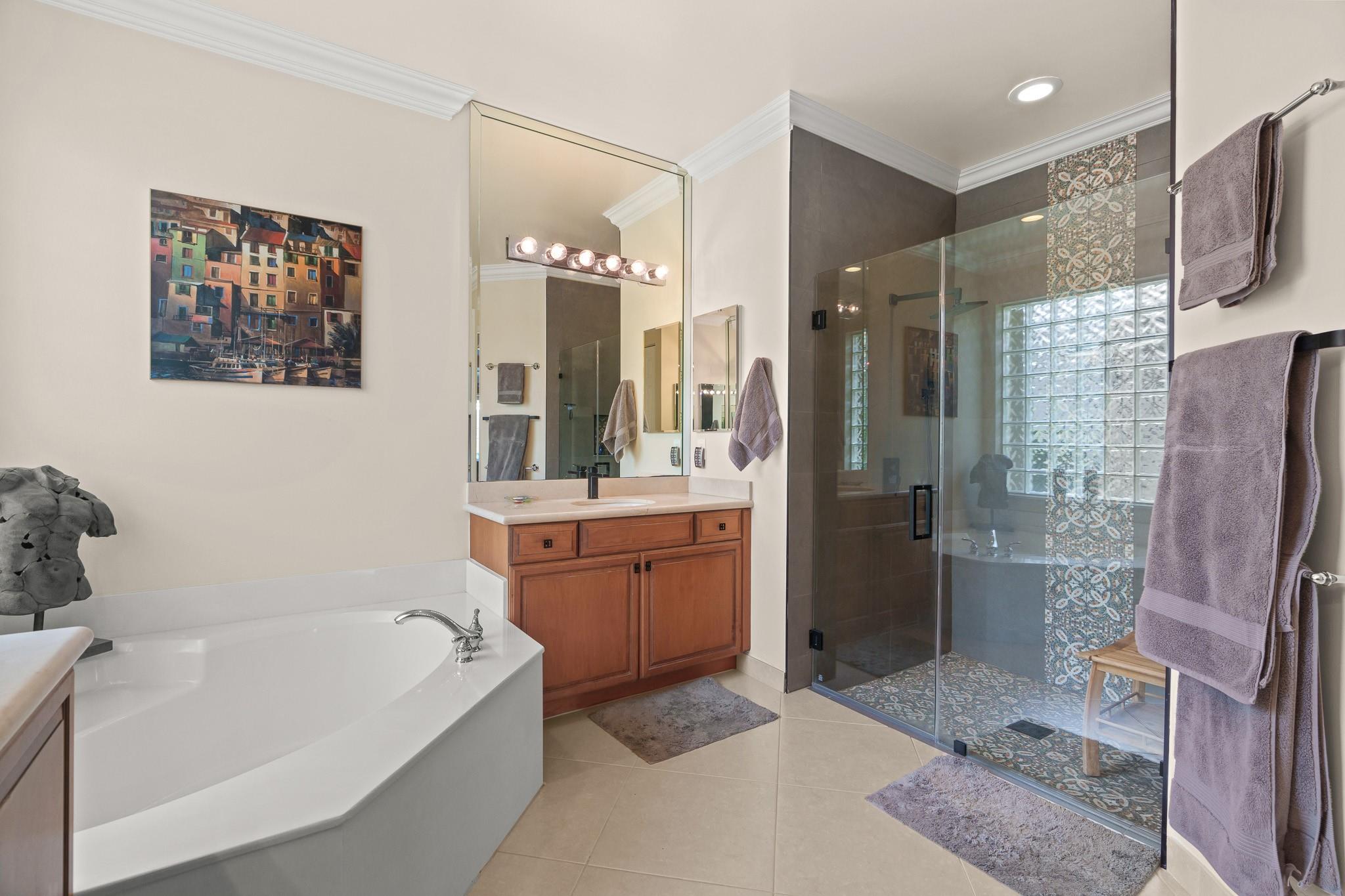 Valencia Pointe 01 - Residential