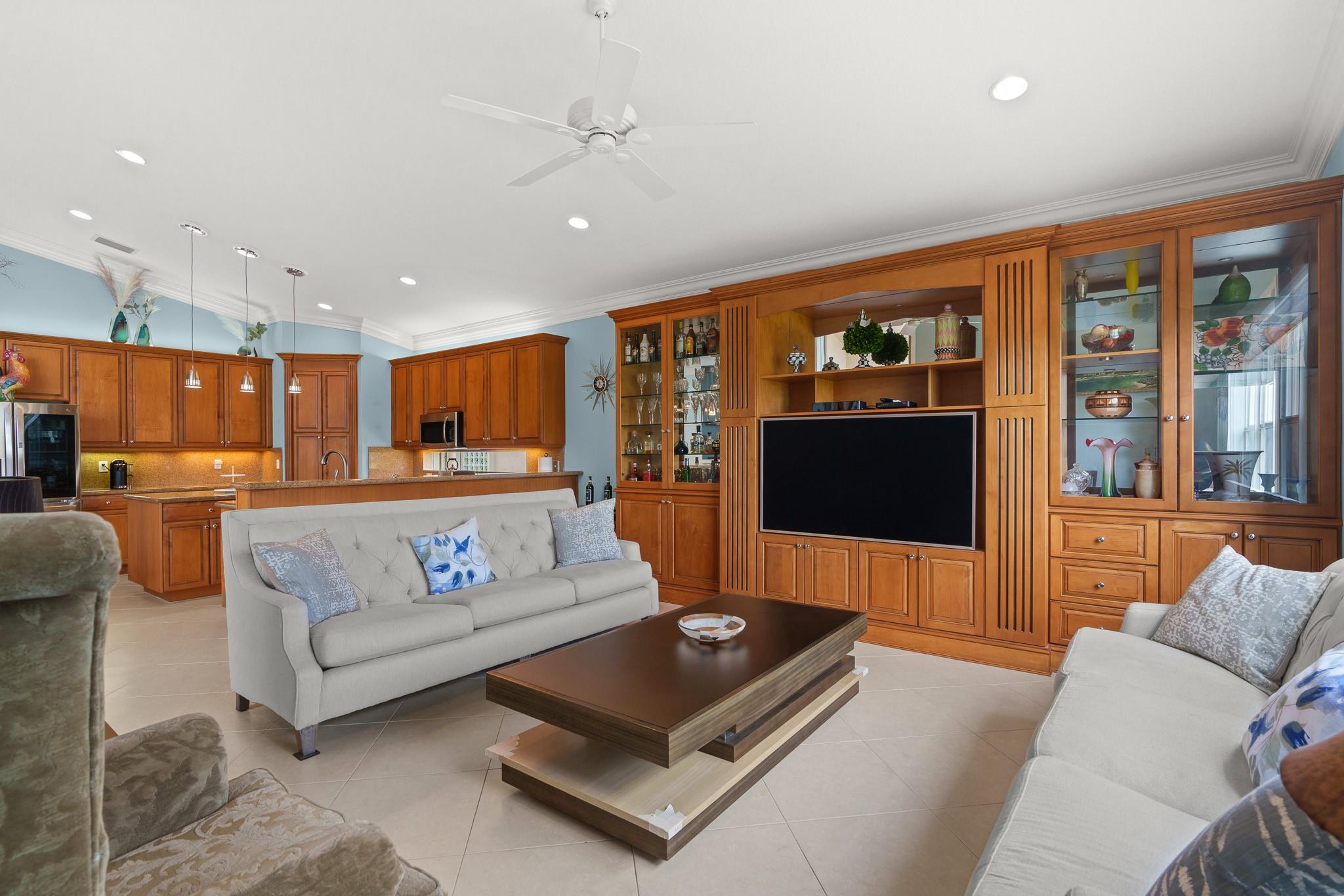 Valencia Pointe 01 - Residential