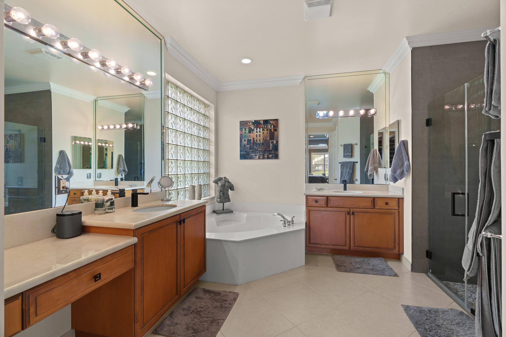 Valencia Pointe 01 - Residential