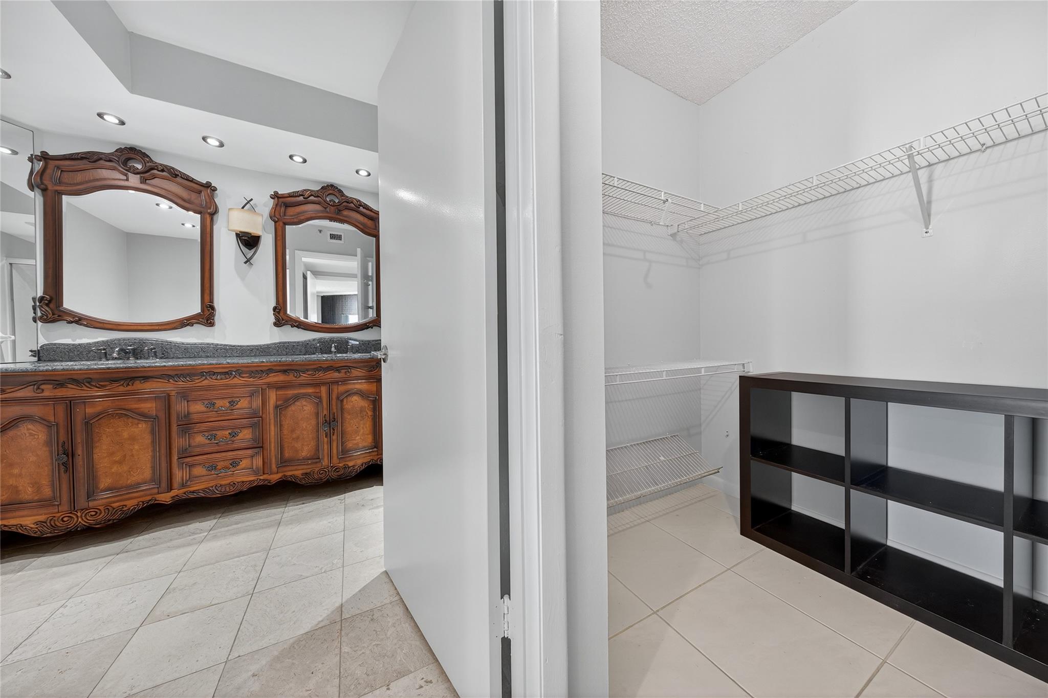 THE LANDMARK CONDO - Residential Lease