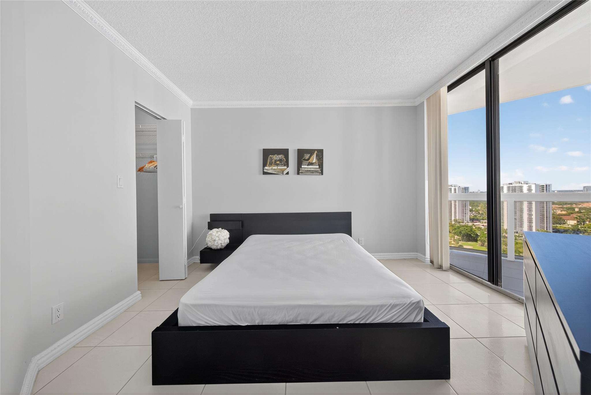 THE LANDMARK CONDO - Residential Lease