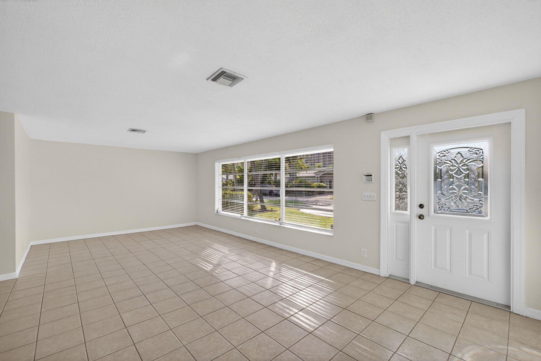 YACHT HARBOR EST - Residential Lease