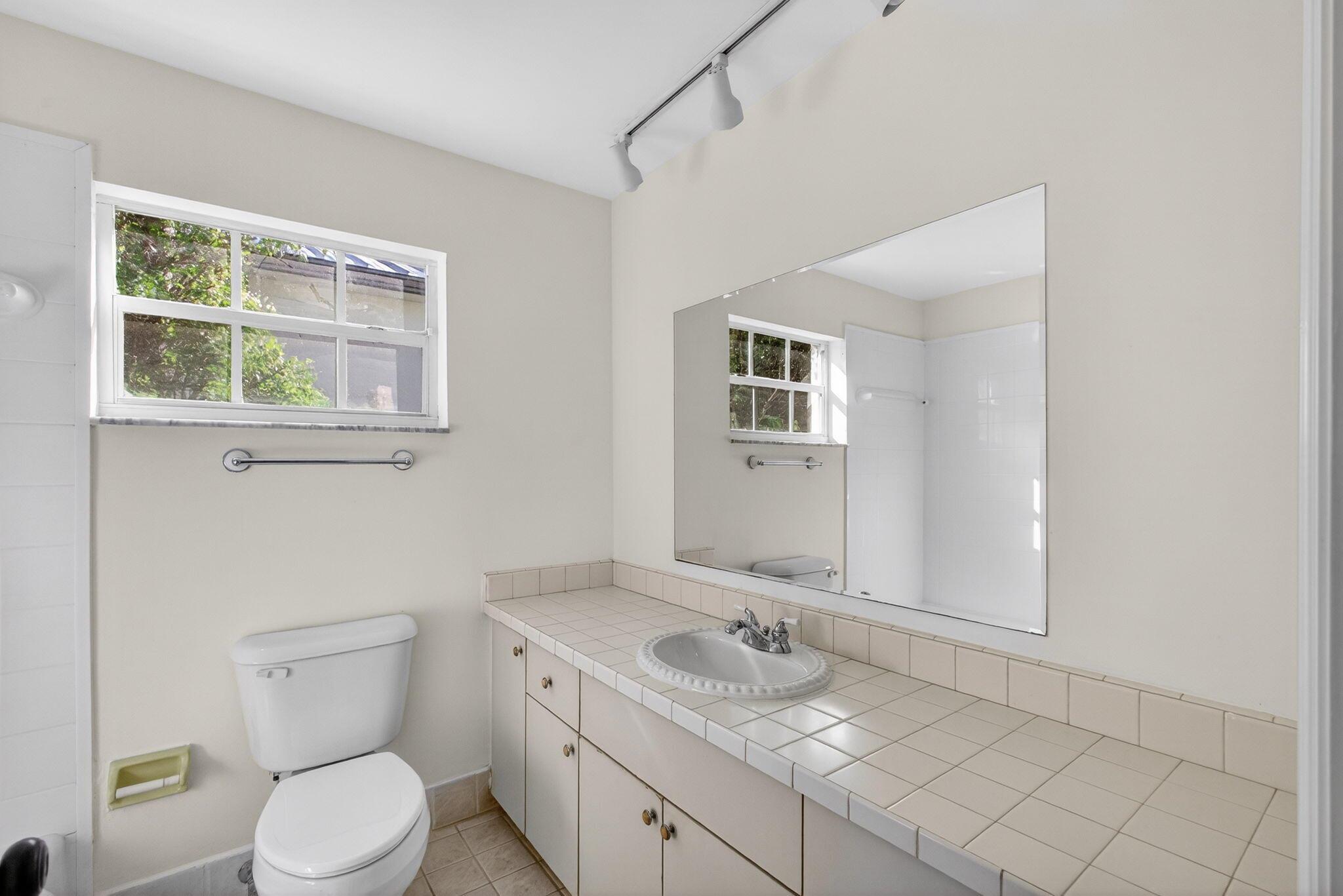 YACHT HARBOR EST - Residential Lease