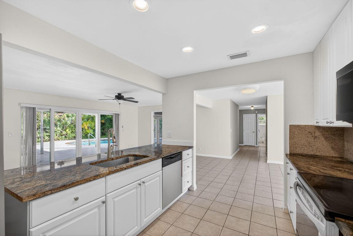 YACHT HARBOR EST - Residential Lease