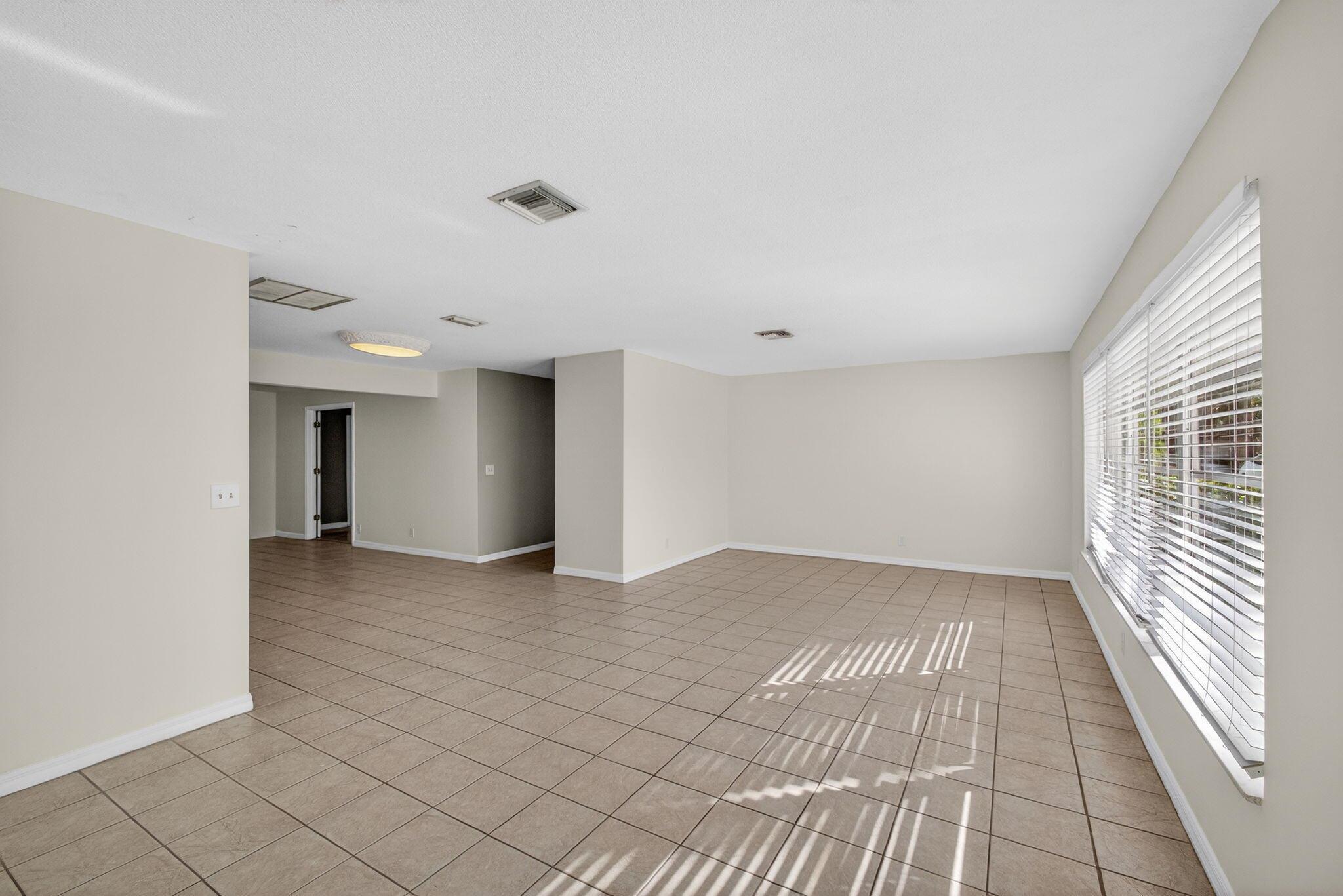 YACHT HARBOR EST - Residential Lease