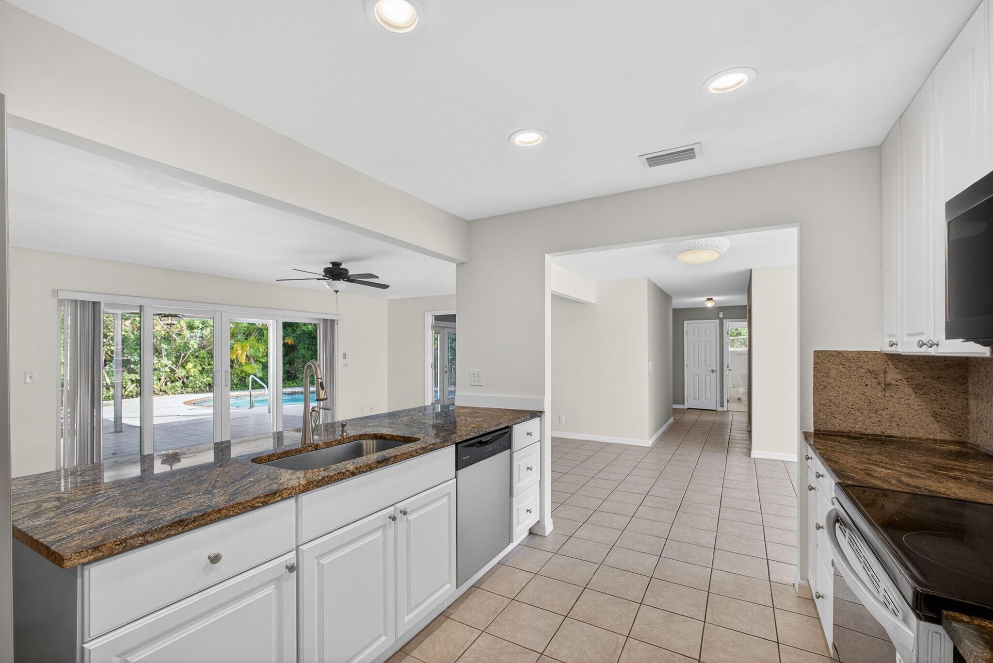 YACHT HARBOR EST - Residential Lease