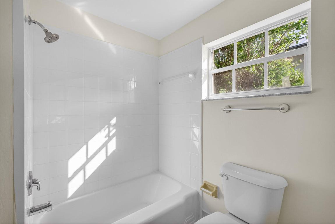 YACHT HARBOR EST - Residential Lease