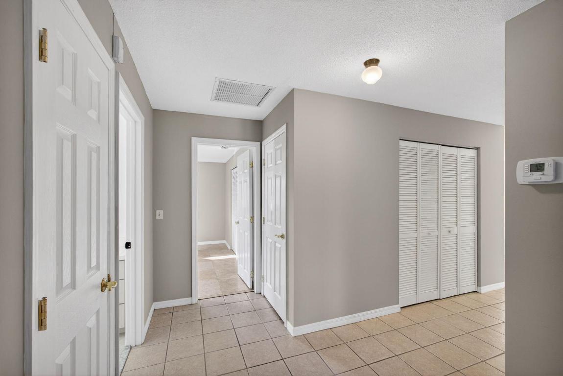 YACHT HARBOR EST - Residential Lease