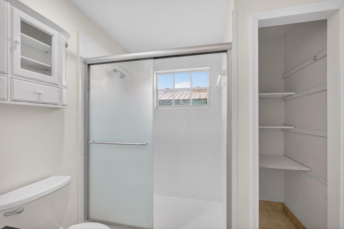 YACHT HARBOR EST - Residential Lease