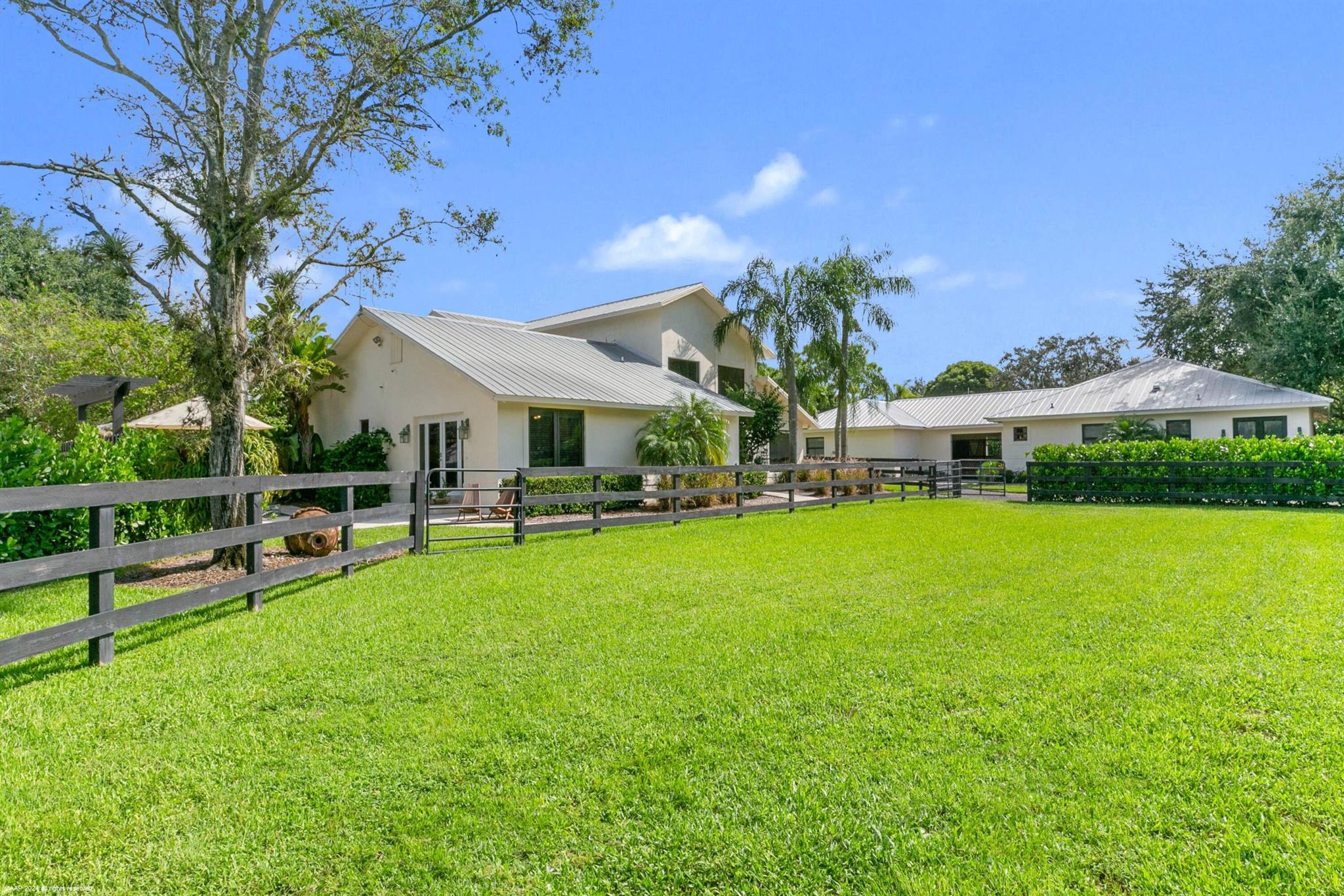 PADDOCK PARK 2 OF WELLING - Residential Lease