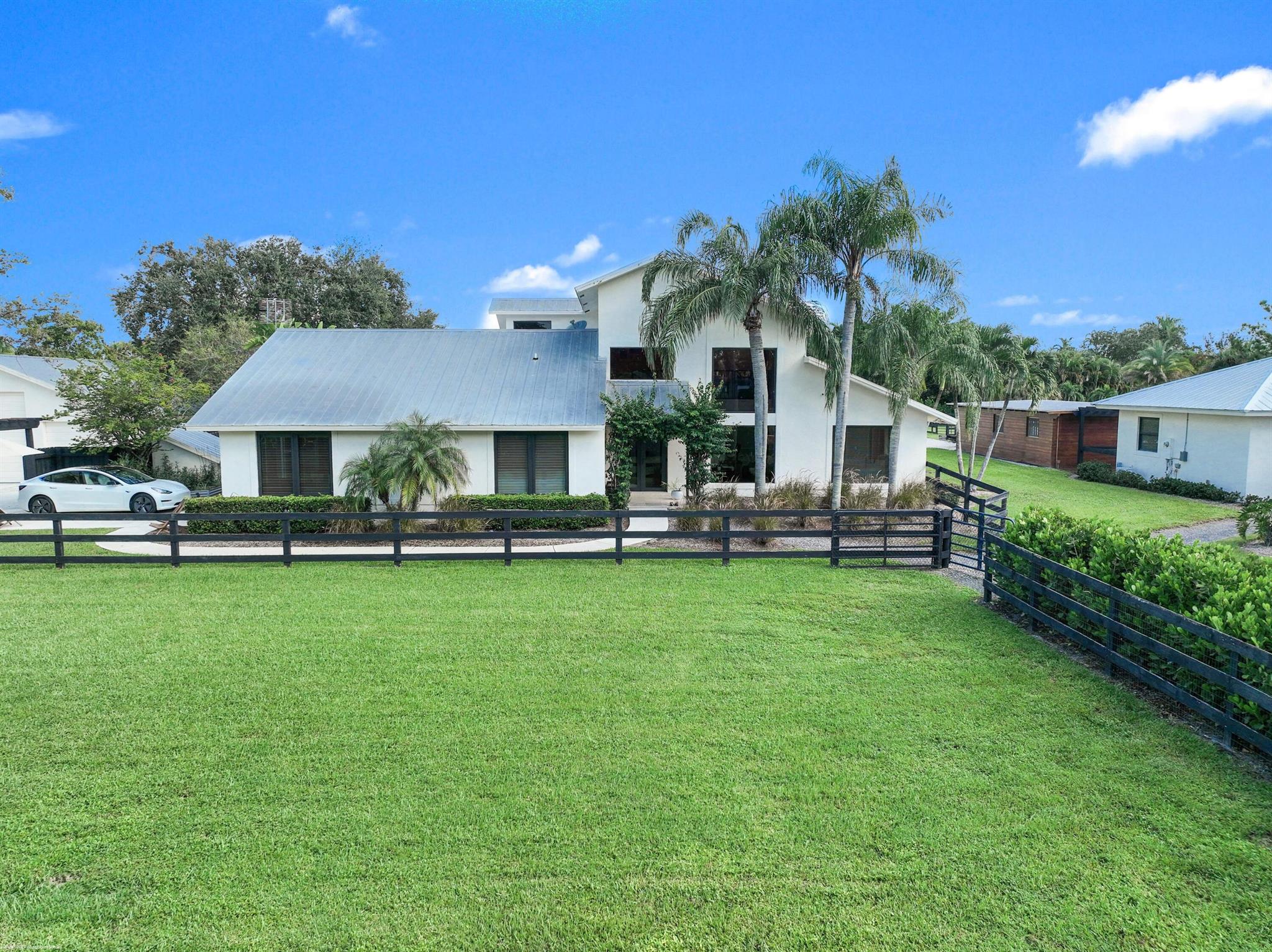 PADDOCK PARK 2 OF WELLING - Residential Lease