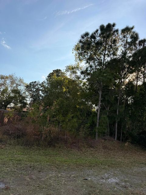 Land For Sale in Florida 2112 SE Heathwood Circle Port St Lucie FL 34952